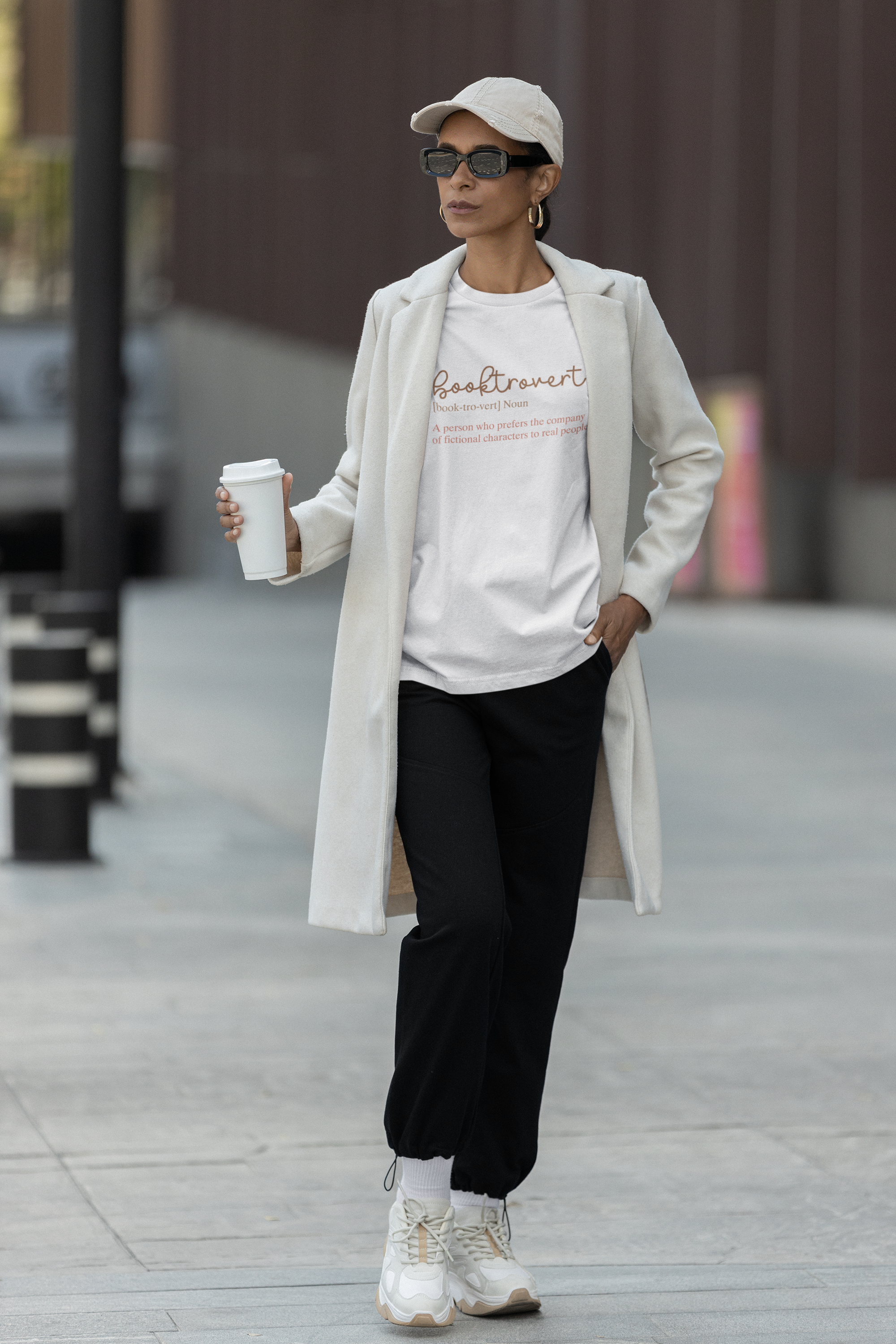 Booktrovert Definition T-shirt - Image 3