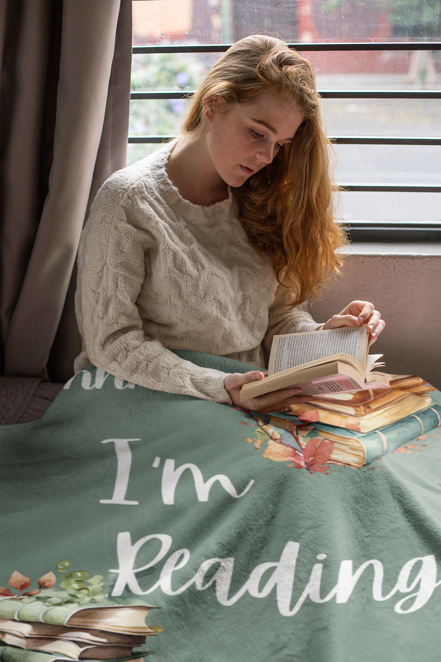 Shhh I'm Reading Fleece Blanket - Image 2